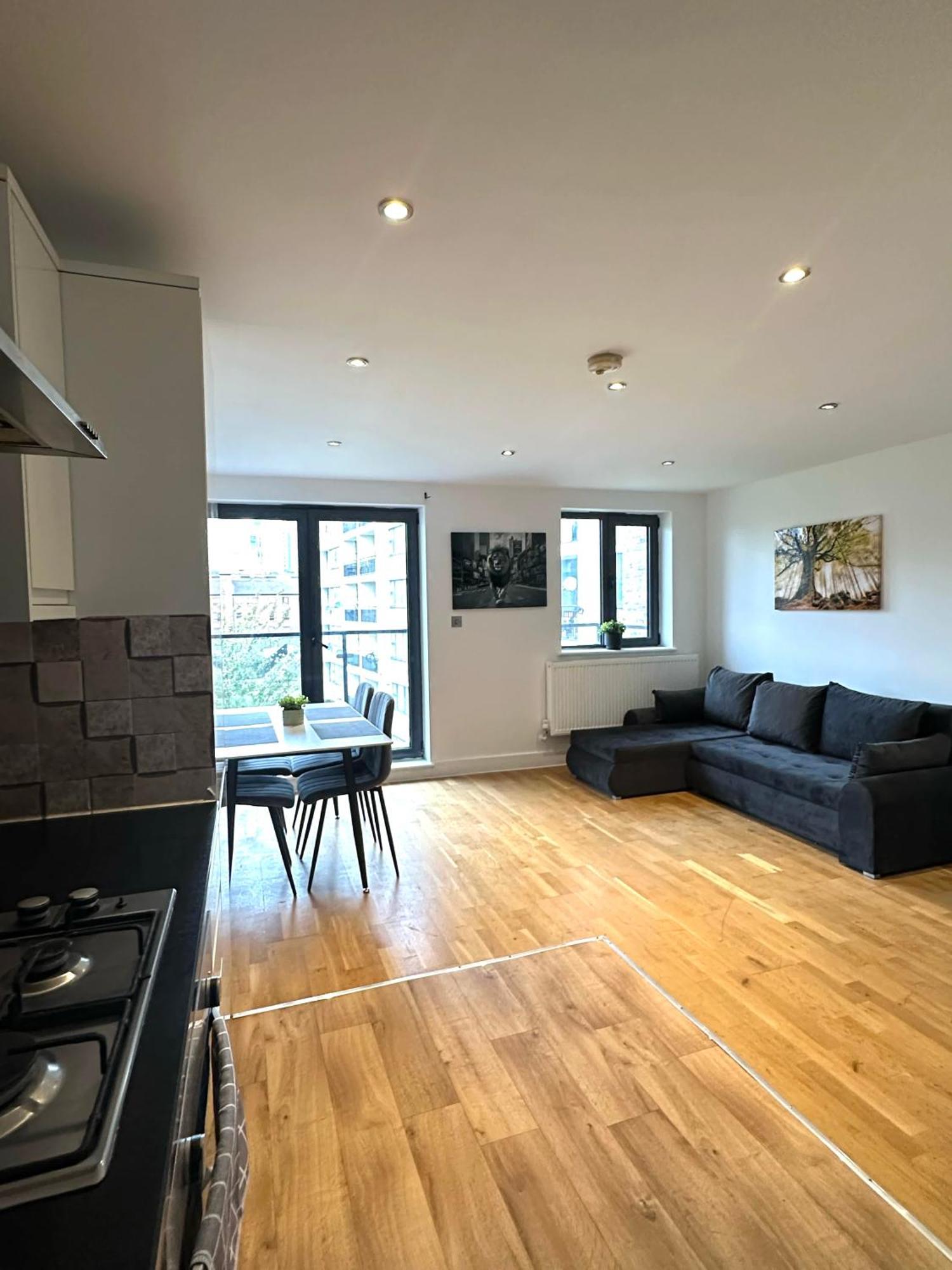 Elegant Spacious Modern 2 Bedroom - Whitechapel - 5mins To Aldgate Station Appartamento *