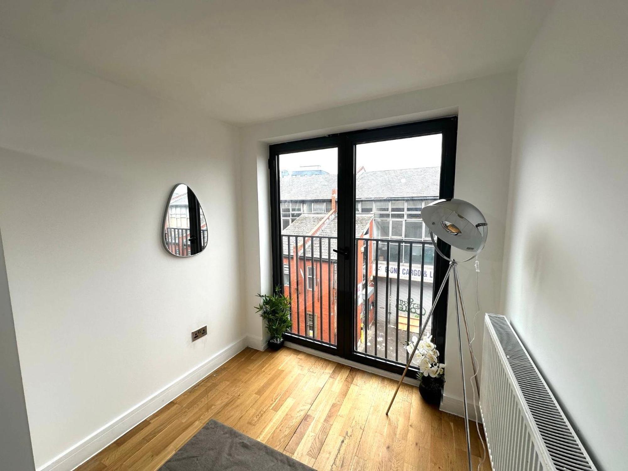Elegant Spacious Modern 2 Bedroom - Whitechapel - 5mins To Aldgate Station Appartamento Londra