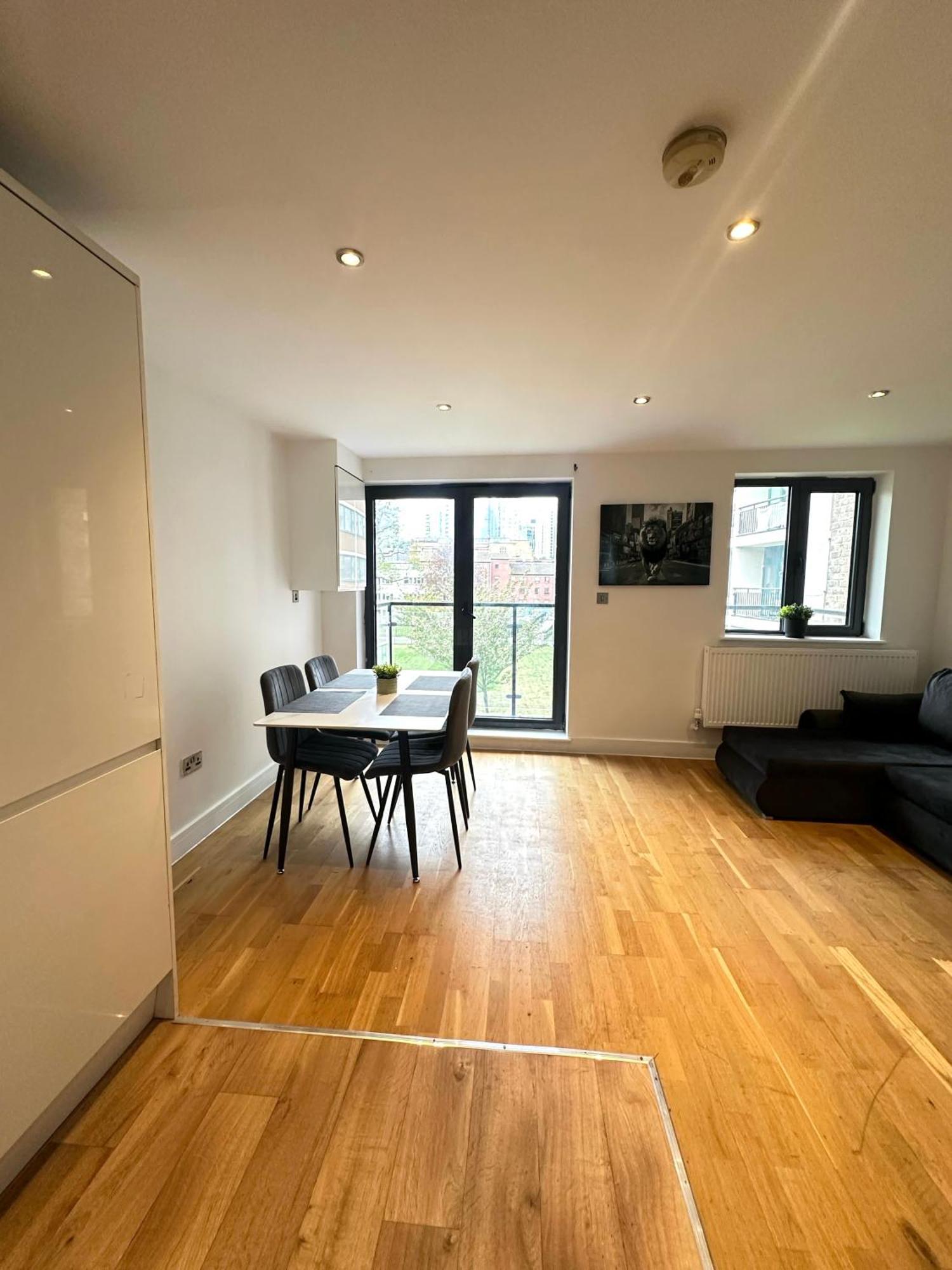 Appartamento Elegant Spacious Modern 2 Bedroom - Whitechapel - 5mins To Aldgate Station *